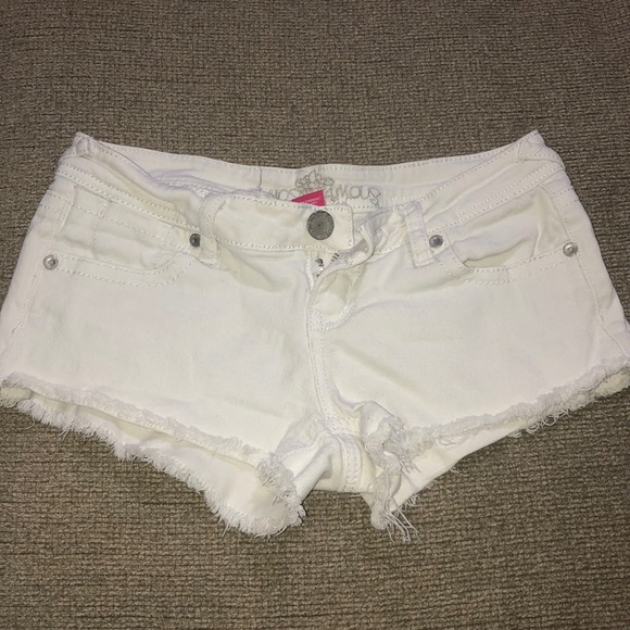 Almost Famous Pants - Almost Famous white shorts size 3